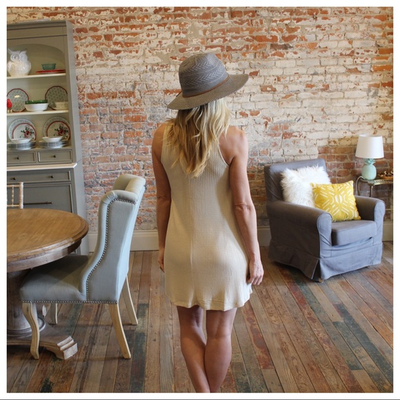 ✨LAST ONE✨Oatmeal waffle knit sleeveless dress - Picture 4 of 7